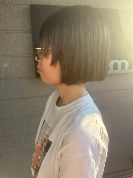 真夏に首元涼やか、ボブカット！